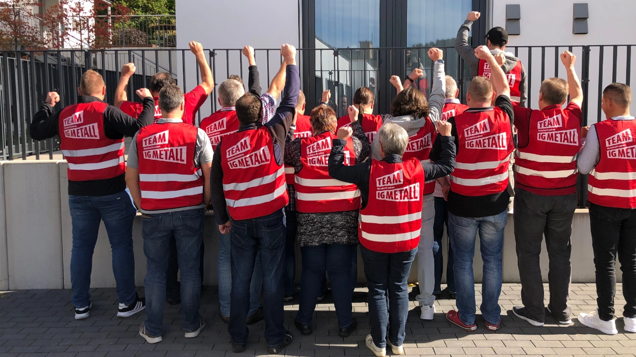 OOF-VKL mit Warnwesten