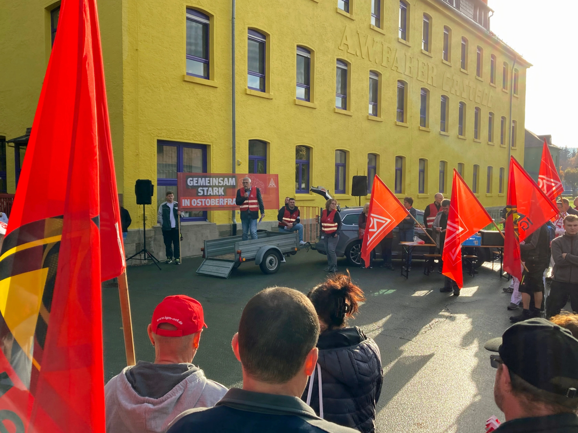 Warnstreik bei Faber-Castell in Geroldsgrün zur Tarifrunde 2022 in der dt. Bleistiftindustrie