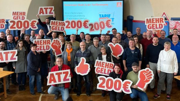 Solifotoaktion zur Tarifrunde Textil-Bekleidung