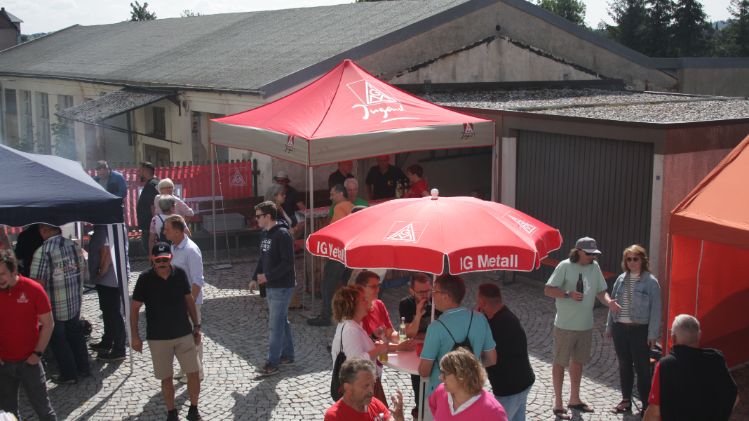 Die ersten Gäste zum Hoffest 2023 treffen ein.