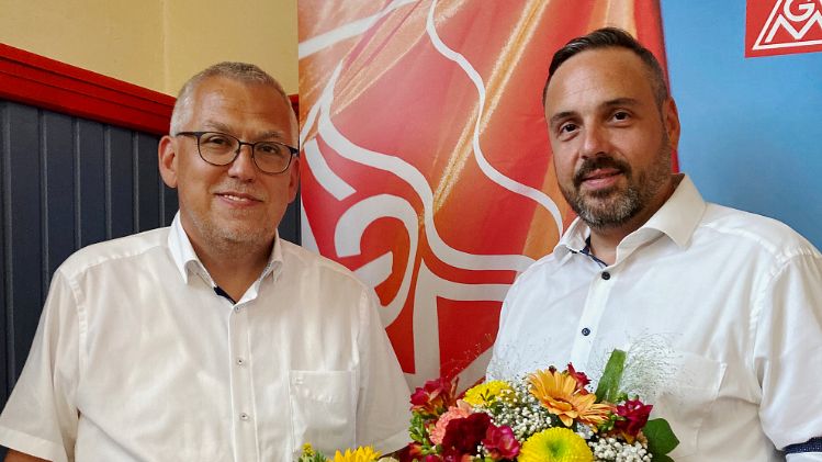 Der alte und der neue 1. Bevollmächtigte der IG Metall Ostoberfranken. Volker Seidel (links) und Stefan Winnerlein, der am 27. Juni 2024 gewählt wurde.